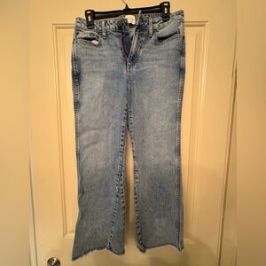 AO.LA Alice and Olivia Lightwash Cropped Jeans